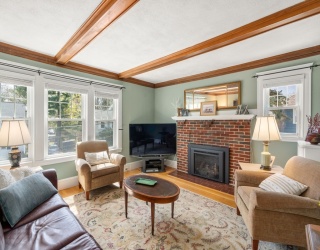 23 Newman Way, Arlington, Massachusetts, 4 Bedrooms Bedrooms, 7 Rooms Rooms,2 BathroomsBathrooms,Residential Lease,For Rent,Newman Way,73510874