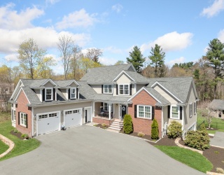344 Salem St, Lynnfield, Massachusetts, 5 Bedrooms Bedrooms, 15 Rooms Rooms,4.5 BathroomsBathrooms,Residential,For Sale,Salem St,73510810