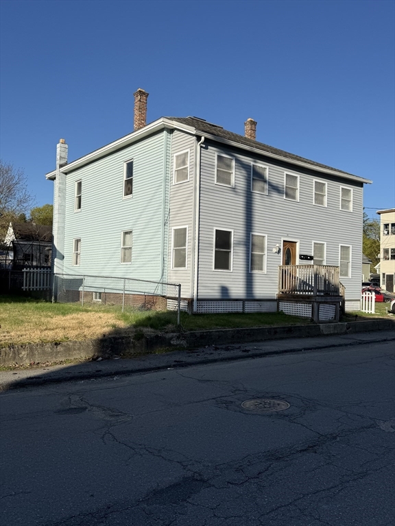 91 Falulah St, Fitchburg, Massachusetts, 6 Bedrooms Bedrooms, 10 Rooms Rooms,2 BathroomsBathrooms,Residential Income,For Sale,Falulah St,73510884