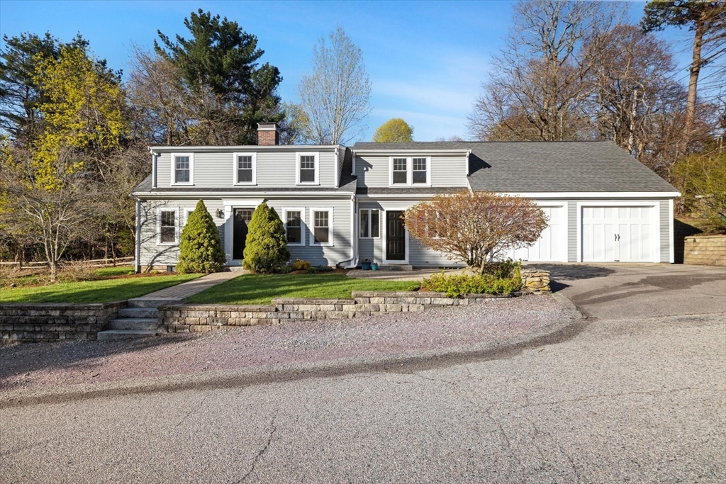 23 Mayflower Ln, Duxbury, Massachusetts, 4 Bedrooms Bedrooms, 11 Rooms Rooms,2.5 BathroomsBathrooms,Residential,For Sale,Mayflower Ln,73510827
