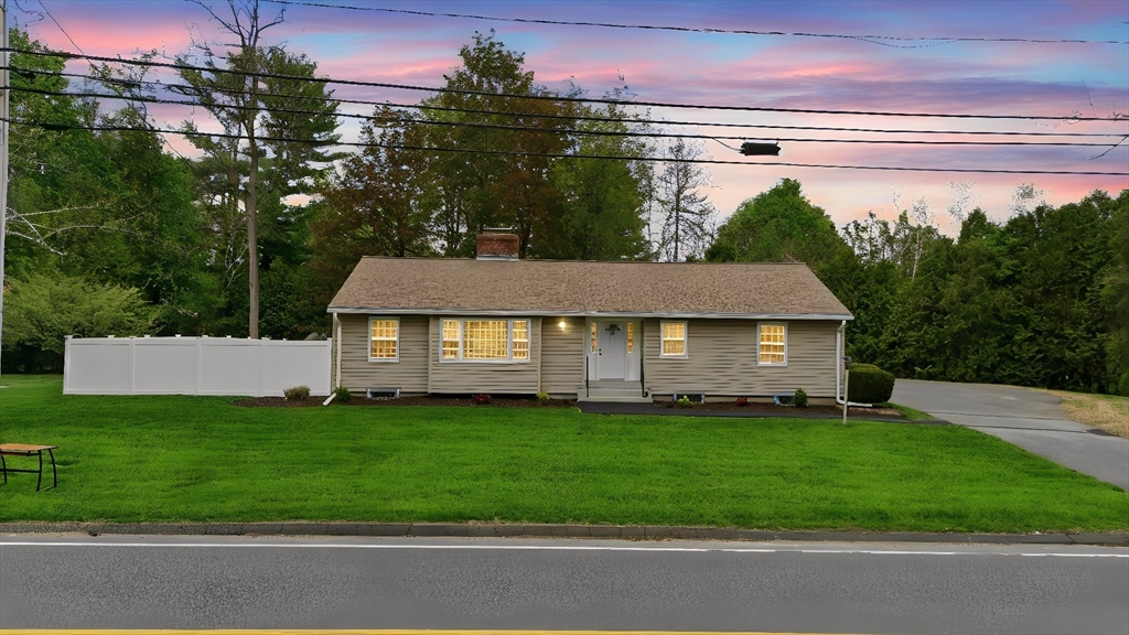 85 Granville Rd, Westfield, Massachusetts, 3 Bedrooms Bedrooms, 6 Rooms Rooms,2 BathroomsBathrooms,Residential,For Sale,Granville Rd,73510990