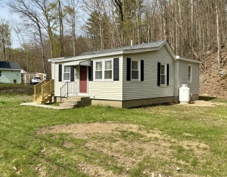 266 Petersham Rd, Athol, Massachusetts, 2 Bedrooms Bedrooms, 6 Rooms Rooms,2 BathroomsBathrooms,Residential,For Sale,Petersham Rd,73510909