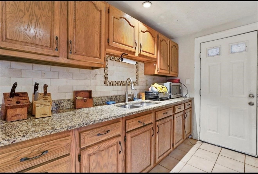 30 Wall St, Worcester, Massachusetts, 3 Bedrooms Bedrooms, 6 Rooms Rooms,1 BathroomBathrooms,Residential Lease,For Rent,Wall St,73510994