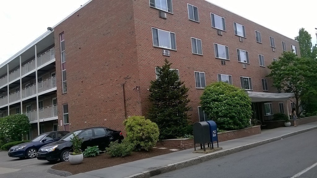 50 Green Street, Brookline, Massachusetts, 2 Bedrooms Bedrooms, 4 Rooms Rooms,2 BathroomsBathrooms,Residential Lease,For Rent,Green Street,73510992
