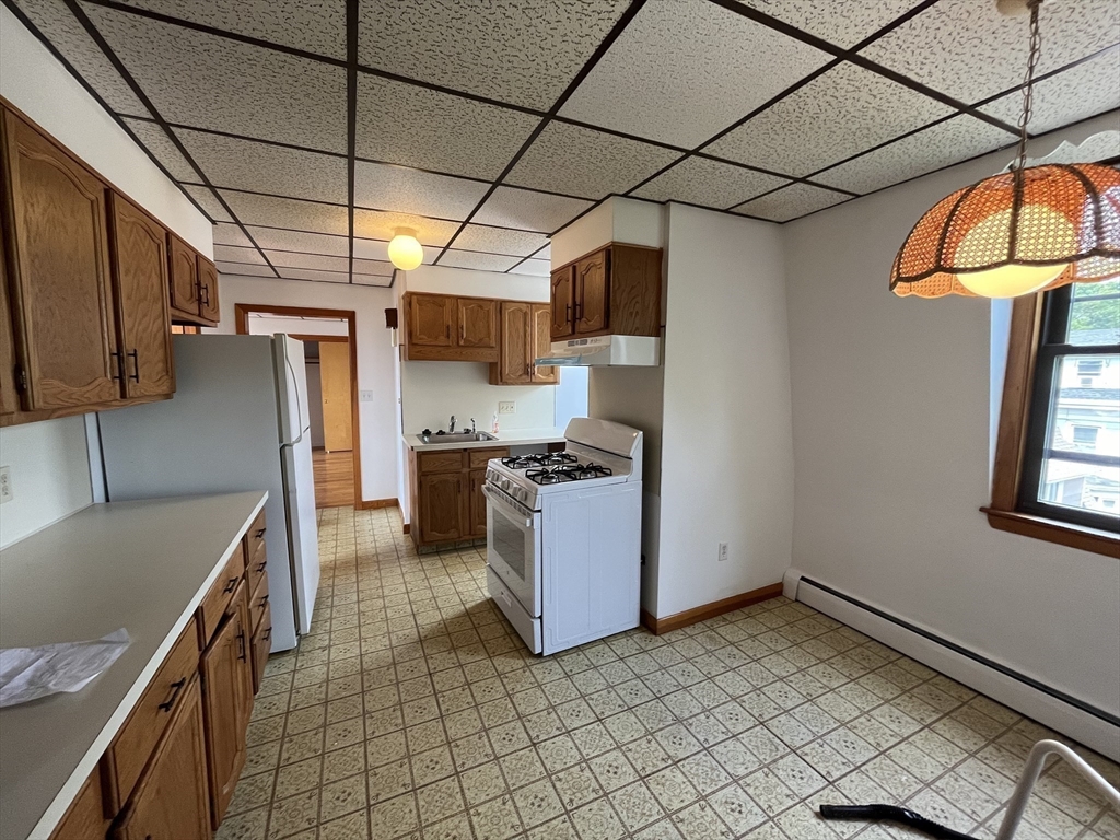 31 Corey St, Everett, Massachusetts, 2 Bedrooms Bedrooms, 4 Rooms Rooms,1 BathroomBathrooms,Residential Lease,For Rent,Corey St,73511006