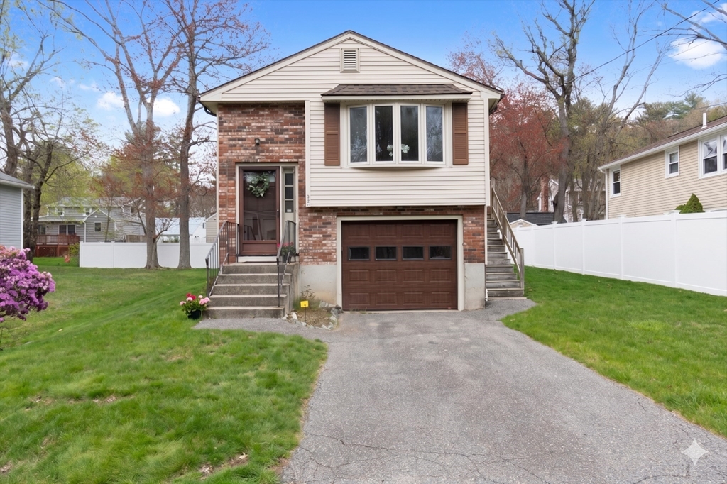 32 Criterion Rd, Reading, Massachusetts, 2 Bedrooms Bedrooms, 4 Rooms Rooms,1 BathroomBathrooms,Residential,For Sale,Criterion Rd,73510806