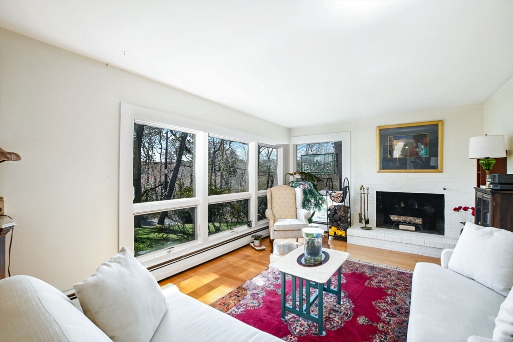 33 Lorraine, Falmouth, Massachusetts, 3 Bedrooms Bedrooms, 5 Rooms Rooms,2 BathroomsBathrooms,Residential,For Sale,Lorraine,73510833