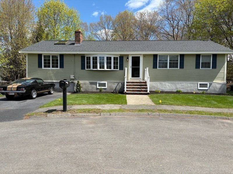 31 Columbus Rd, Woburn, Massachusetts, 4 Bedrooms Bedrooms, 6 Rooms Rooms,2 BathroomsBathrooms,Residential,For Sale,Columbus Rd,73510836