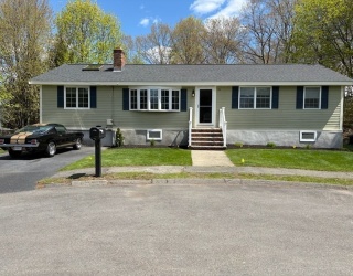 31 Columbus Rd, Woburn, Massachusetts, 4 Bedrooms Bedrooms, 6 Rooms Rooms,2 BathroomsBathrooms,Residential,For Sale,Columbus Rd,73510836