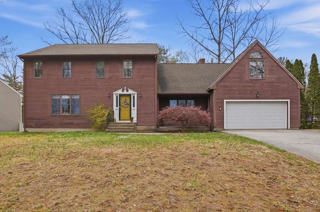 26 Woodside Circle, Sturbridge, Massachusetts, 4 Bedrooms Bedrooms, 10 Rooms Rooms,3 BathroomsBathrooms,Residential,For Sale,Woodside Circle,73510873