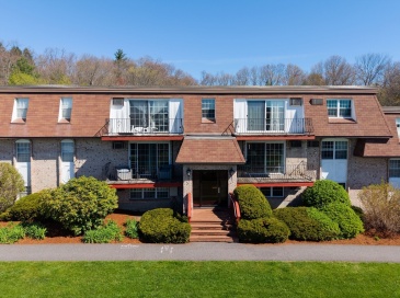 12 Williamsburg Ct, Shrewsbury, Massachusetts, 2 Bedrooms Bedrooms, 4 Rooms Rooms,1.5 BathroomsBathrooms,Residential,For Sale,Williamsburg Ct,73510765