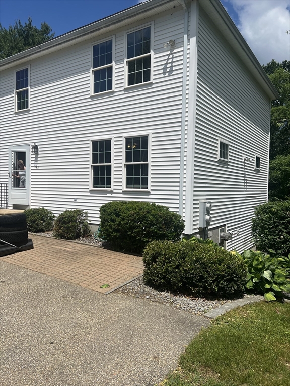 56 School St, Spencer, Massachusetts, 3 Bedrooms Bedrooms, 5 Rooms Rooms,1.5 BathroomsBathrooms,Residential Lease,For Rent,School St,73511040