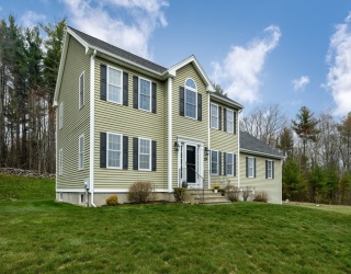 29 Grizzly Drive, Rutland, Massachusetts, 4 Bedrooms Bedrooms, 11 Rooms Rooms,3.5 BathroomsBathrooms,Residential,For Sale,Grizzly Drive,73510843