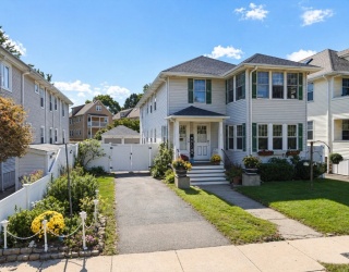 48-50 California St, Watertown, Massachusetts, 4 Bedrooms Bedrooms, 12 Rooms Rooms,2 BathroomsBathrooms,Residential Income,For Sale,California St,73511045