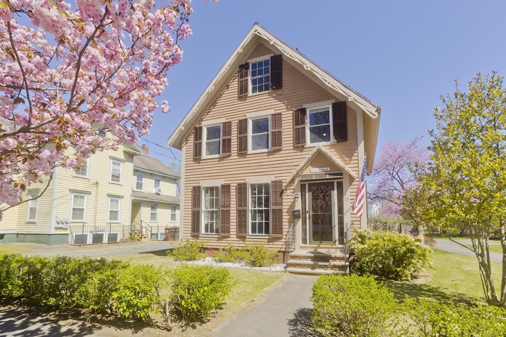 25 King Street, Westfield, Massachusetts, 3 Bedrooms Bedrooms, 6 Rooms Rooms,1.5 BathroomsBathrooms,Residential,For Sale,King Street,73508054