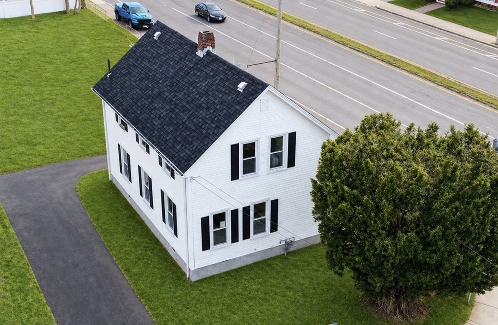 1163 New Boston Rd, Fall River, Massachusetts, 4 Bedrooms Bedrooms, 8 Rooms Rooms,2 BathroomsBathrooms,Residential,For Sale,New Boston Rd,73510879