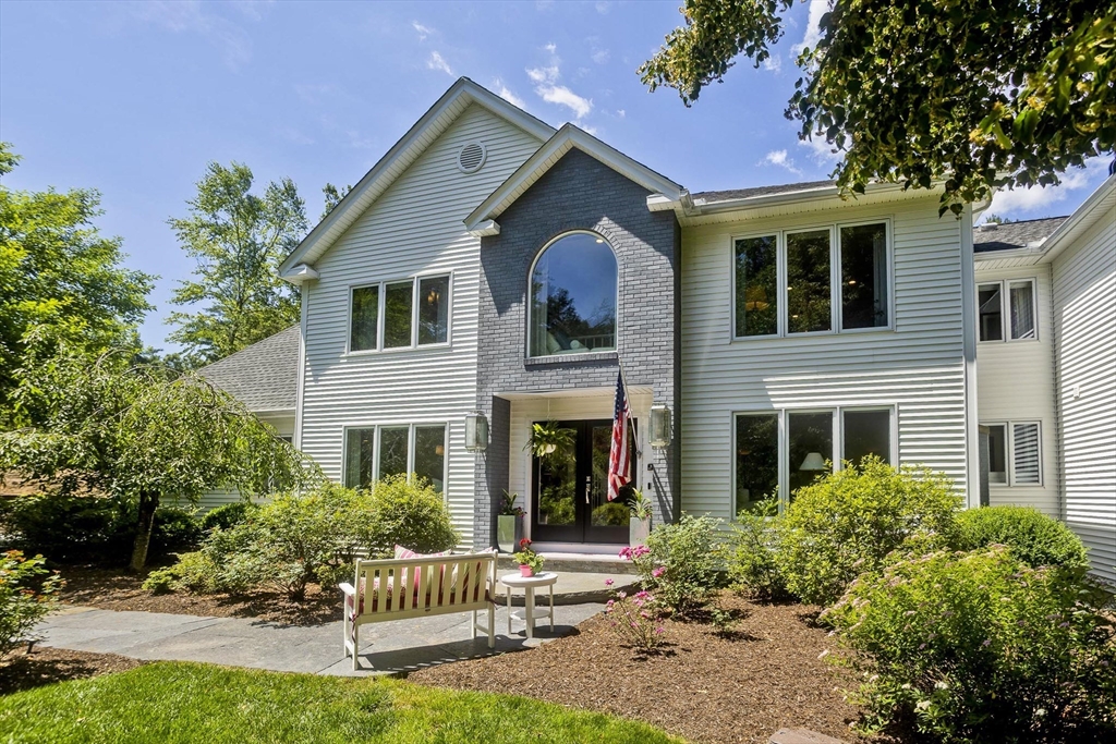 183 Loomis Rdg, Westfield, Massachusetts, 4 Bedrooms Bedrooms, 12 Rooms Rooms,4.5 BathroomsBathrooms,Residential,For Sale,Loomis Rdg,73507975