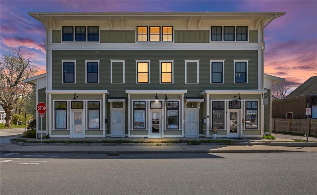 23 Spruce St, Acton, Massachusetts, 2 Bedrooms Bedrooms, 6 Rooms Rooms,1.5 BathroomsBathrooms,Residential,For Sale,Spruce St,73510767