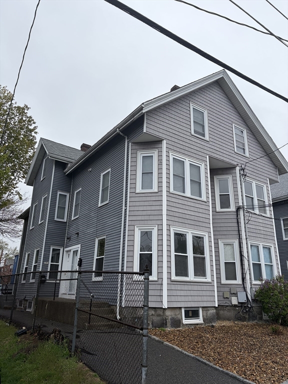 96 Orange Street, Waltham, Massachusetts, 1 Bedroom Bedrooms, 3 Rooms Rooms,1 BathroomBathrooms,Residential Lease,For Rent,Orange Street,73511082