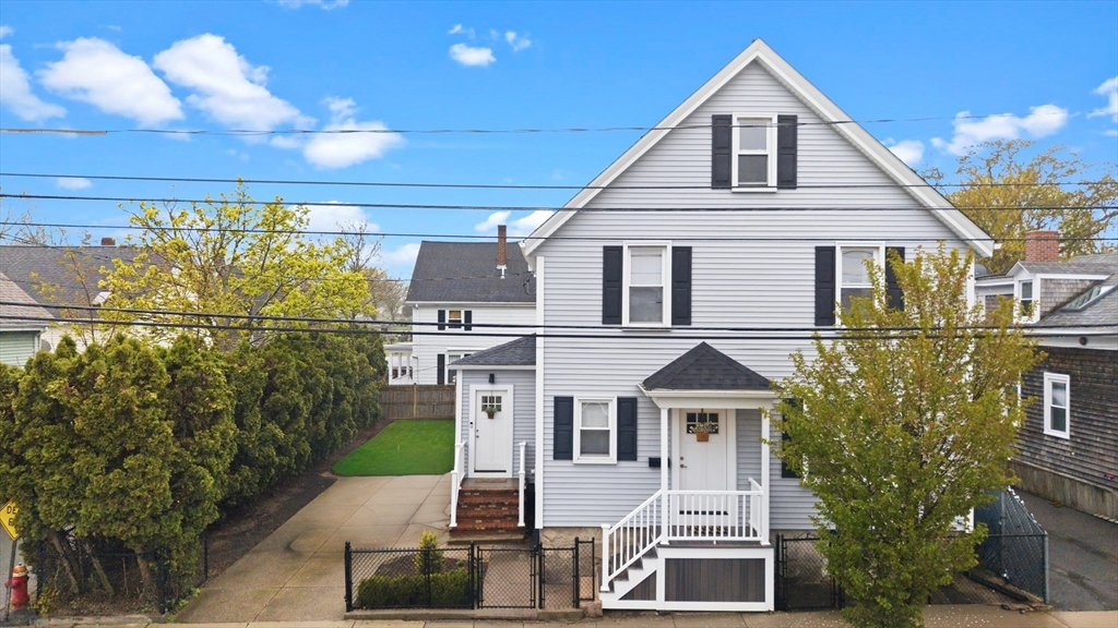 26 Oak St, New Bedford, Massachusetts, 4 Bedrooms Bedrooms, 7 Rooms Rooms,1.5 BathroomsBathrooms,Residential,For Sale,Oak St,73511090