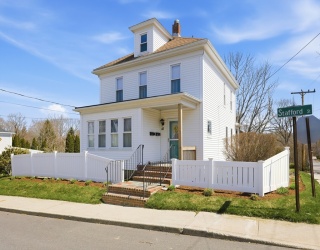 42 Stafford Street, Plymouth, Massachusetts, 2 Bedrooms Bedrooms, 8 Rooms Rooms,2 BathroomsBathrooms,Residential Income,For Sale,Stafford Street,73500417