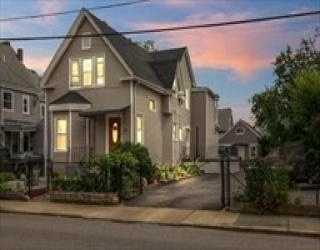204 Harvard Street, Medford, Massachusetts, 5 Bedrooms Bedrooms, 12 Rooms Rooms,3 BathroomsBathrooms,Residential Income,For Sale,Harvard Street,73511093