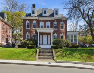 70 Commandants Way, Chelsea, Massachusetts, 2 Bedrooms Bedrooms, 5 Rooms Rooms,2.5 BathroomsBathrooms,Residential Lease,For Rent,Commandants Way,73511094