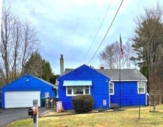 44 Wilson Ave, Chicopee, Massachusetts, 3 Bedrooms Bedrooms, 5 Rooms Rooms,1 BathroomBathrooms,Residential,For Sale,Wilson Ave,73511102