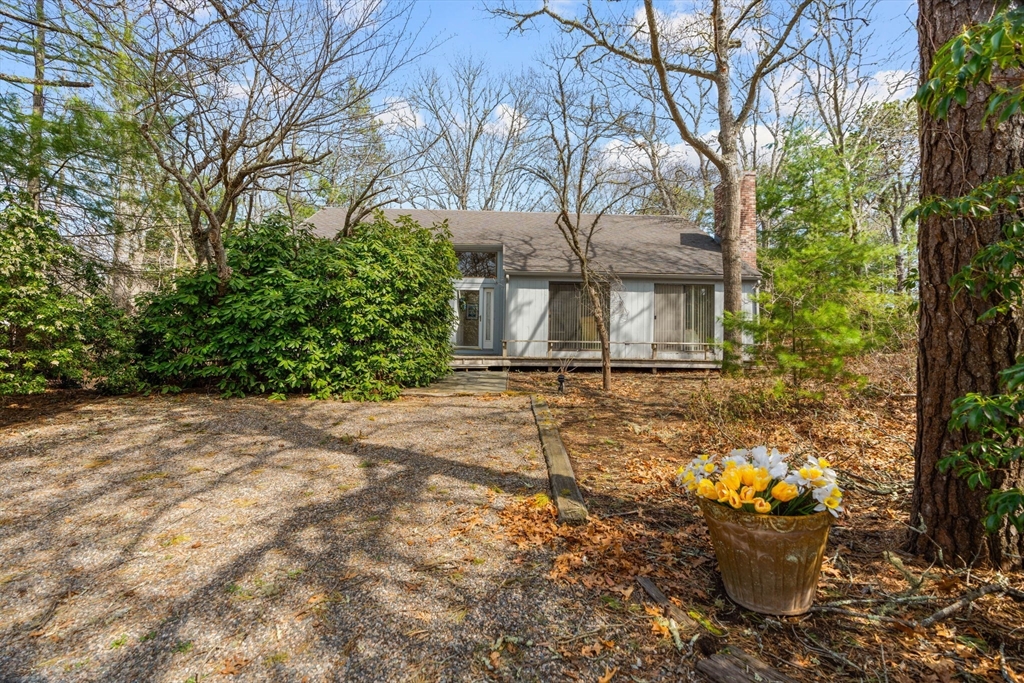 213 Fells Pond Rd, Mashpee, Massachusetts, 3 Bedrooms Bedrooms, 6 Rooms Rooms,3 BathroomsBathrooms,Residential,For Sale,Fells Pond Rd,73503780