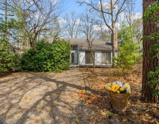 213 Fells Pond Rd, Mashpee, Massachusetts, 3 Bedrooms Bedrooms, 6 Rooms Rooms,3 BathroomsBathrooms,Residential,For Sale,Fells Pond Rd,73503780