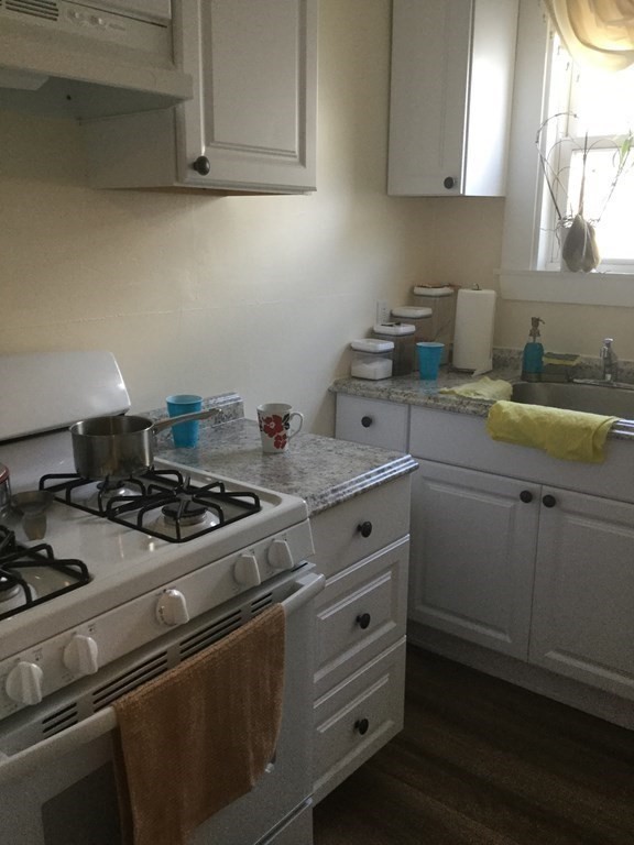 184 Chestnut, Lynn, Massachusetts, 3 Bedrooms Bedrooms, 6 Rooms Rooms,1 BathroomBathrooms,Residential Lease,For Rent,Chestnut,73511120