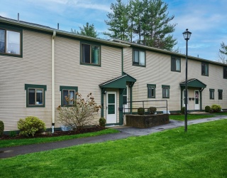 170 E Hadley Rd, Amherst, Massachusetts, 2 Bedrooms Bedrooms, 5 Rooms Rooms,1.5 BathroomsBathrooms,Residential,For Sale,E Hadley Rd,73511124