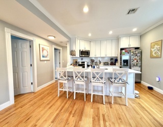 37 Moseley Street, Boston, Massachusetts, 2 Bedrooms Bedrooms, 5 Rooms Rooms,2 BathroomsBathrooms,Residential Lease,For Rent,Moseley Street,73511136