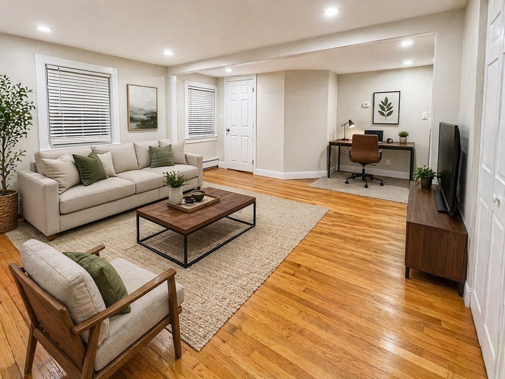 4 Kilby Street, Woburn, Massachusetts, 2 Bedrooms Bedrooms, 4 Rooms Rooms,1 BathroomBathrooms,Residential Lease,For Rent,Kilby Street,73511137