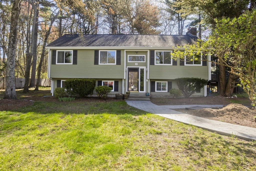 23 Roger Belanger Dr, Bellingham, Massachusetts, 3 Bedrooms Bedrooms, 8 Rooms Rooms,3 BathroomsBathrooms,Residential,For Sale,Roger Belanger Dr,73510960