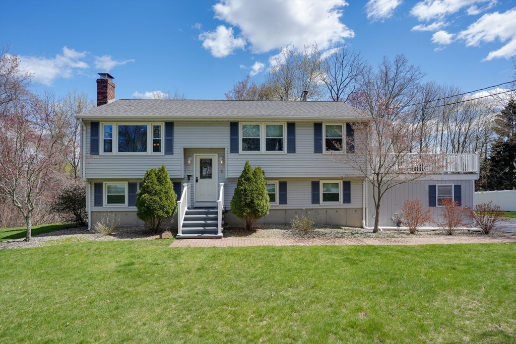 3 Elizabeth Ave, Burlington, Massachusetts, 3 Bedrooms Bedrooms, 9 Rooms Rooms,1.5 BathroomsBathrooms,Residential,For Sale,Elizabeth Ave,73511160