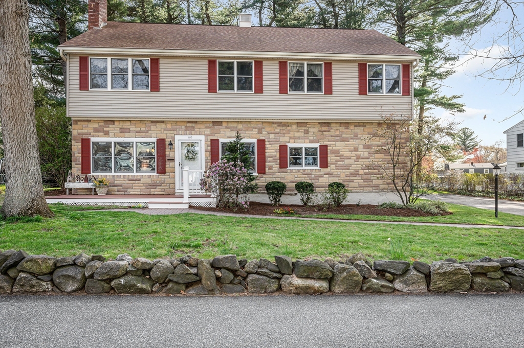 120 Nichols Street, Wilmington, Massachusetts, 4 Bedrooms Bedrooms, 10 Rooms Rooms,3 BathroomsBathrooms,Residential,For Sale,Nichols Street,73510757