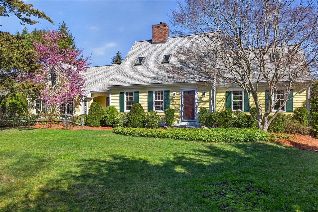 9 Gray Birch Road, Sandwich, Massachusetts, 5 Bedrooms Bedrooms, 7 Rooms Rooms,4.5 BathroomsBathrooms,Residential,For Sale,Gray Birch Road,73510973