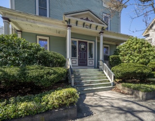 51 Cherry St, Lynn, Massachusetts, 2 Bedrooms Bedrooms, 5 Rooms Rooms,1 BathroomBathrooms,Residential,For Sale,Cherry St,73510982