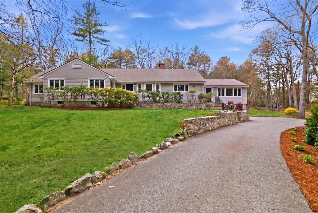 31 Huckleberry Hill Rd, Lincoln, Massachusetts, 6 Bedrooms Bedrooms, 12 Rooms Rooms,3.5 BathroomsBathrooms,Residential,For Sale,Huckleberry Hill Rd,73510998