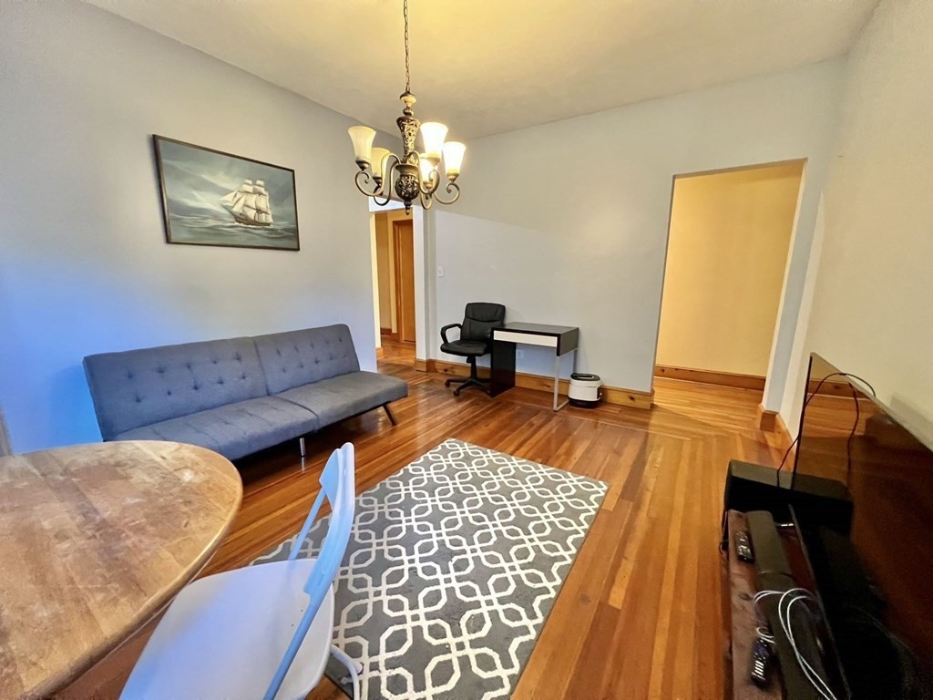558 Washington St, Boston, Massachusetts, 4 Bedrooms Bedrooms, 6 Rooms Rooms,1.5 BathroomsBathrooms,Residential Lease,For Rent,Washington St,73511189