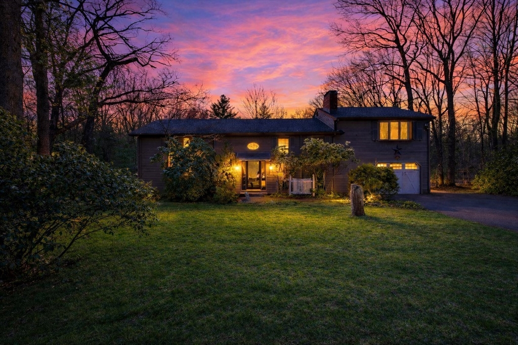 84 Fairview Ave, Rehoboth, Massachusetts, 3 Bedrooms Bedrooms, 7 Rooms Rooms,2.5 BathroomsBathrooms,Residential,For Sale,Fairview Ave,73502839