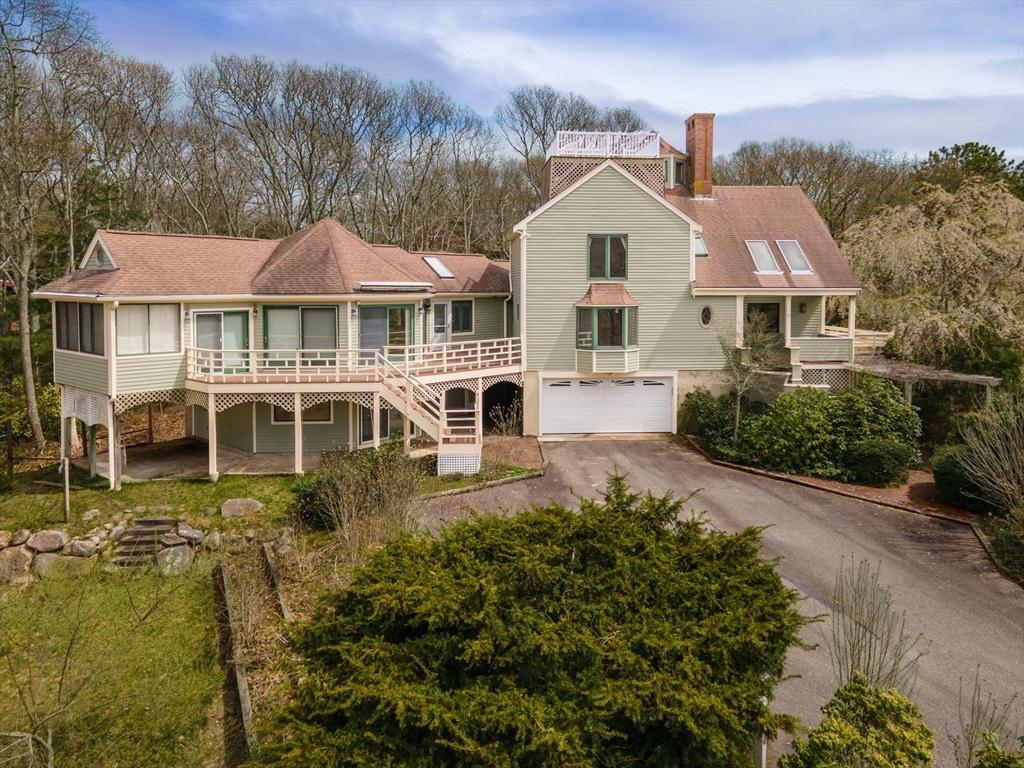 2 Hibbs Lane, Falmouth, Massachusetts, 3 Bedrooms Bedrooms, 11 Rooms Rooms,5.5 BathroomsBathrooms,Residential,For Sale,Hibbs Lane,73511134