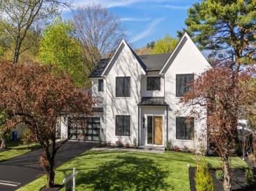 470 Quinobequin Road, Newton, Massachusetts, 6 Bedrooms Bedrooms, 10 Rooms Rooms,6.5 BathroomsBathrooms,Residential,For Sale,Quinobequin Road,73510729