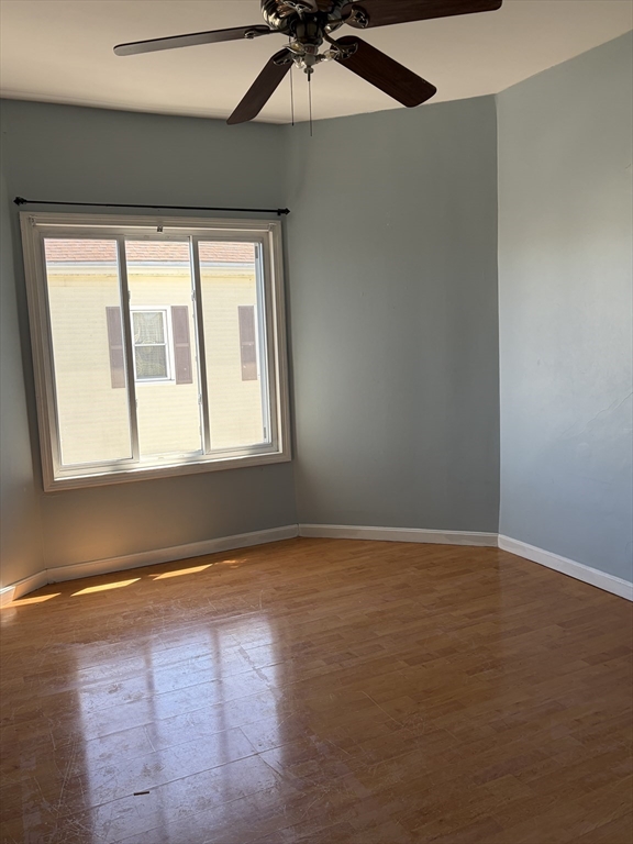 31 Cross Street, Fall River, Massachusetts, 2 Bedrooms Bedrooms, 5 Rooms Rooms,1 BathroomBathrooms,Residential Lease,For Rent,Cross Street,73511172