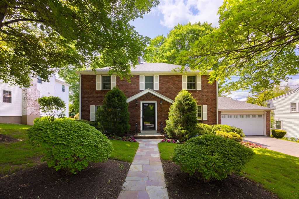 61 Woodlawn Dr, Newton, Massachusetts, 4 Bedrooms Bedrooms, 9 Rooms Rooms,3.5 BathroomsBathrooms,Residential,For Sale,Woodlawn Dr,73485261