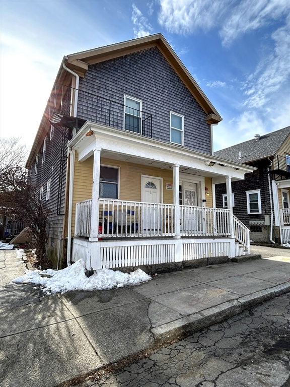 24 Sycamore St, New Bedford, Massachusetts, 2 Bedrooms Bedrooms, 4 Rooms Rooms,1 BathroomBathrooms,Residential Lease,For Rent,Sycamore St,73479142