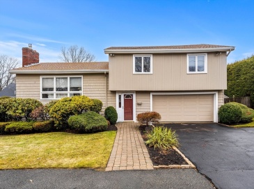 8 Summit View Dr., Swampscott, Massachusetts, 3 Bedrooms Bedrooms, 7 Rooms Rooms,2.5 BathroomsBathrooms,Residential,For Sale,Summit View Dr.,73487312