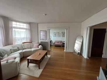 1681 Beacon St., Brookline, Massachusetts, 3 Bedrooms Bedrooms, 9 Rooms Rooms,2 BathroomsBathrooms,Residential Lease,For Rent,Beacon St.,73488730