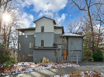55 Grove Hill Park, Newton, Massachusetts, 4 Bedrooms Bedrooms, 7 Rooms Rooms,2.5 BathroomsBathrooms,Residential,For Sale,Grove Hill Park,73463070